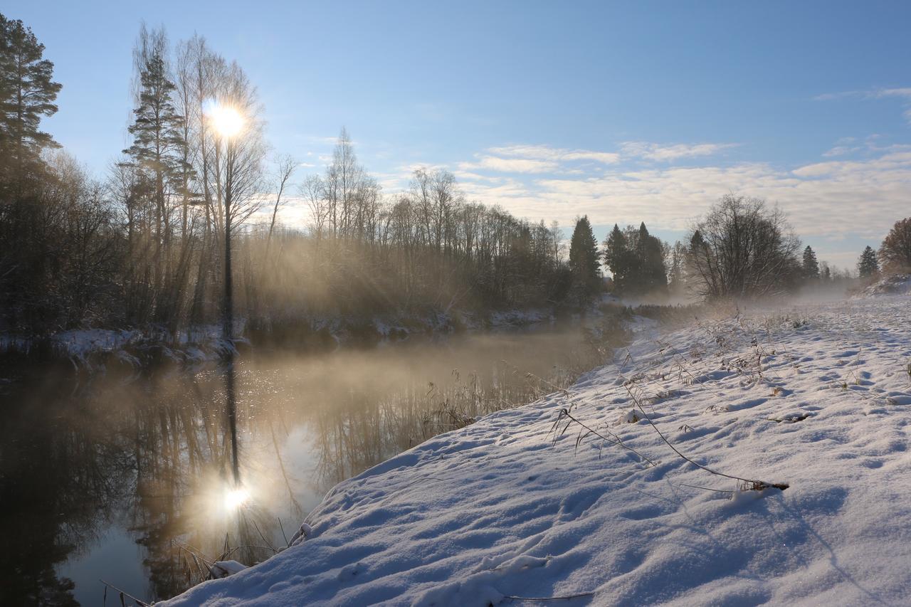 Piesta Kuusikaru riverside cottage in Soomaa region Kullimaa Esterno foto