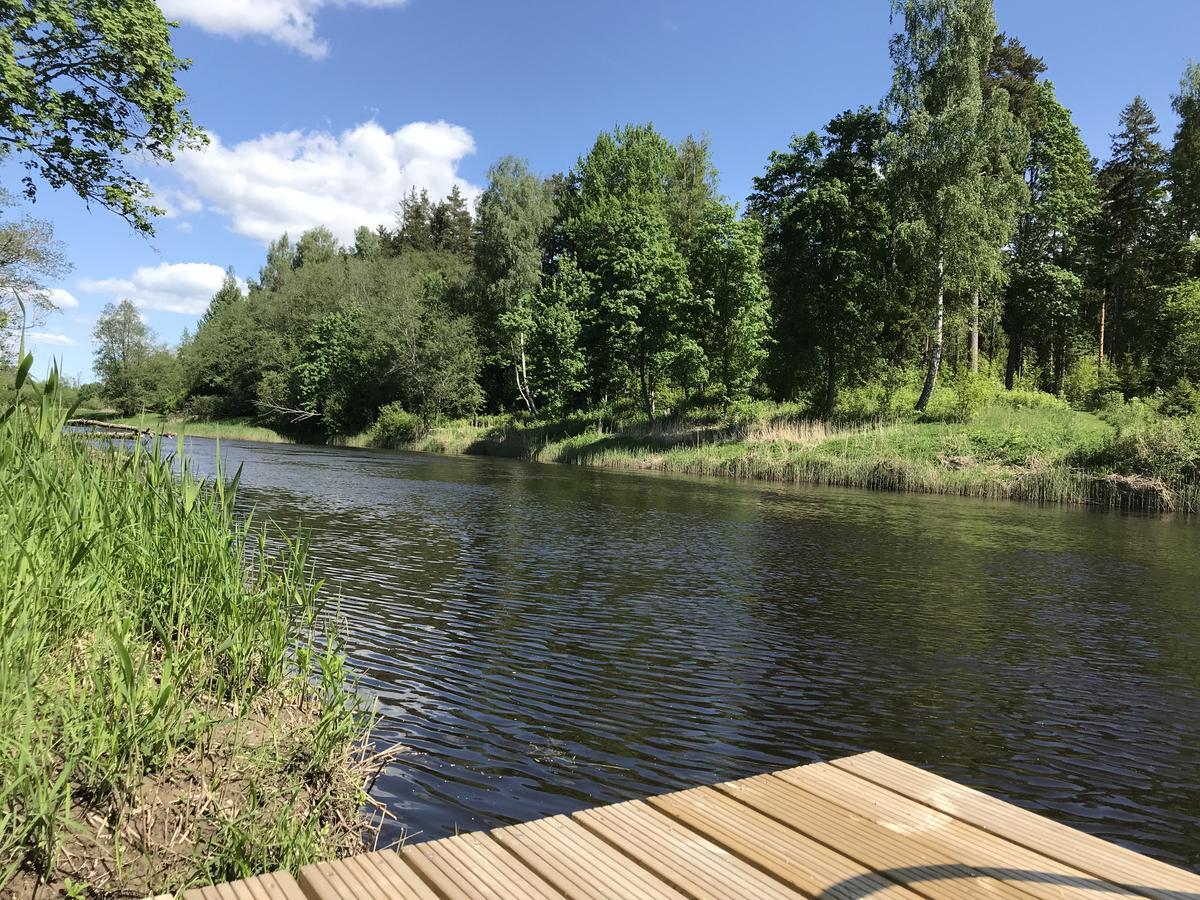 Piesta Kuusikaru riverside cottage in Soomaa region Kullimaa Esterno foto